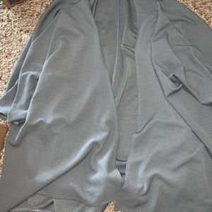 Lularoe Lindsay. Size large. Gray